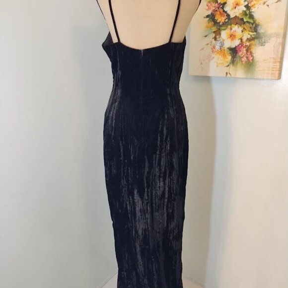Roberta Black Velvet Dress size 11/12 Spaghetti Straps Side Slit Vintage - Picture 6 of 7